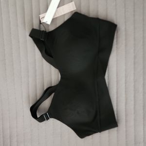 NWT Victoria Secret sports bra